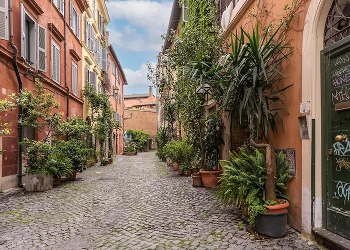 Vicolo Leopardo Trastevere