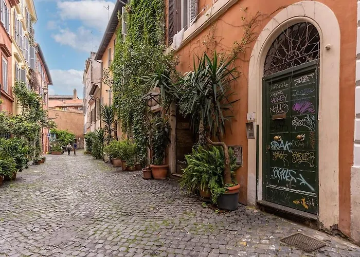 Vicolo Leopardo Trastevere * Roma